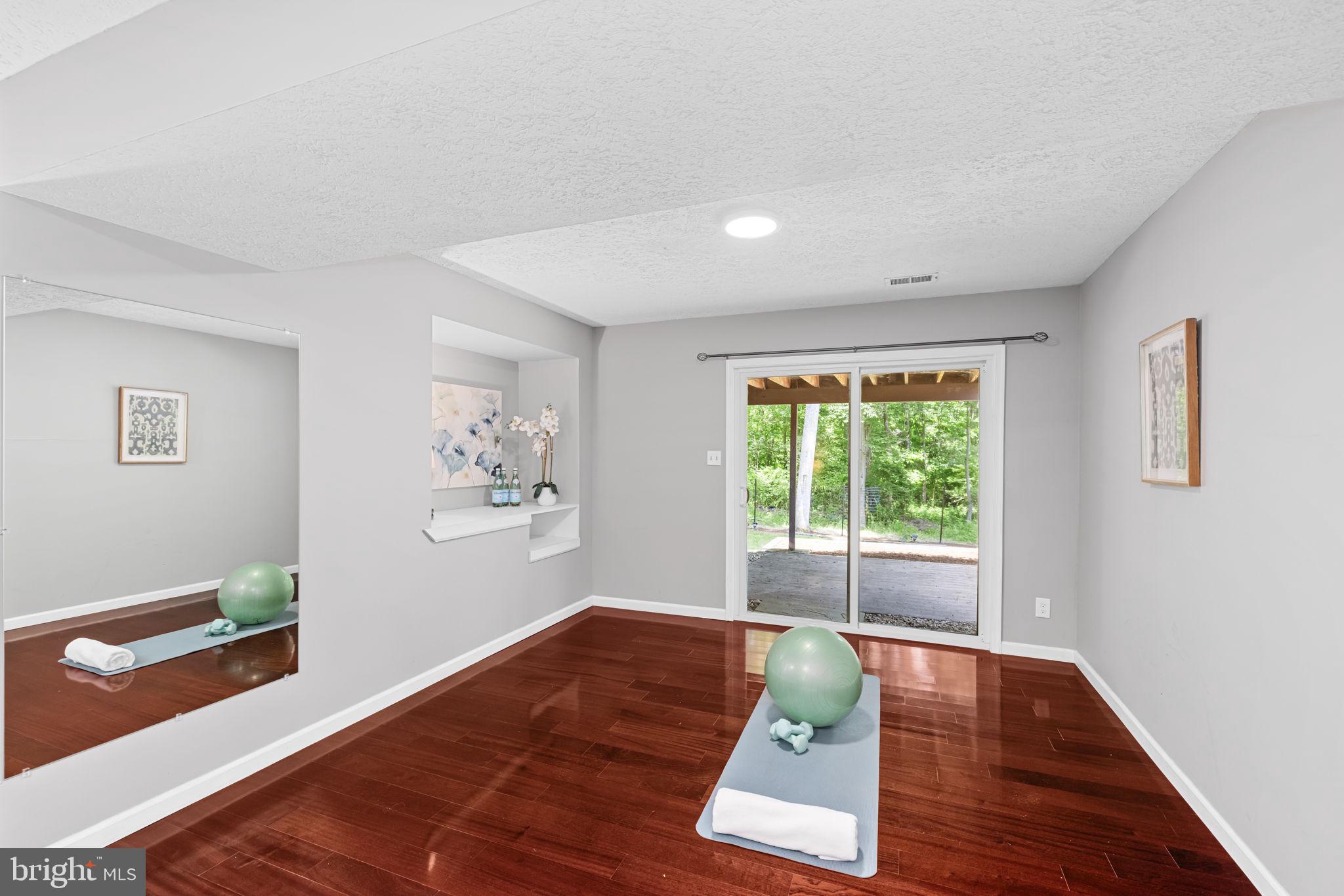 7945 FREEHOLLOW DRIVE