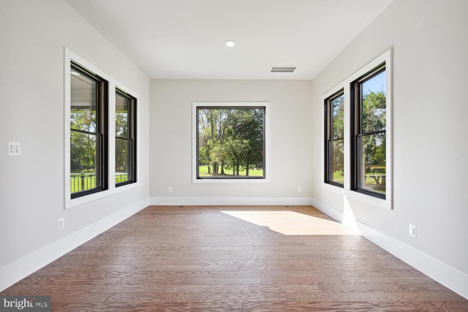 661 STRATFORD HILL COURT