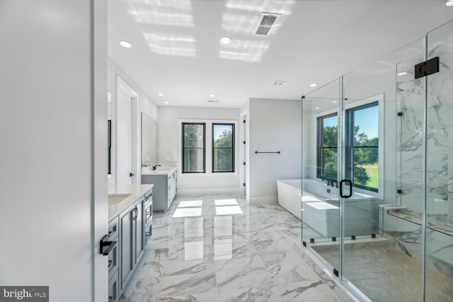 661 STRATFORD HILL COURT