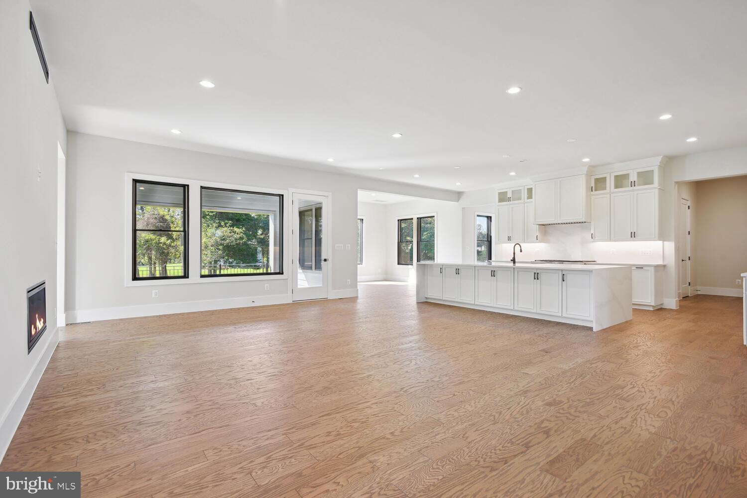 661 STRATFORD HILL COURT