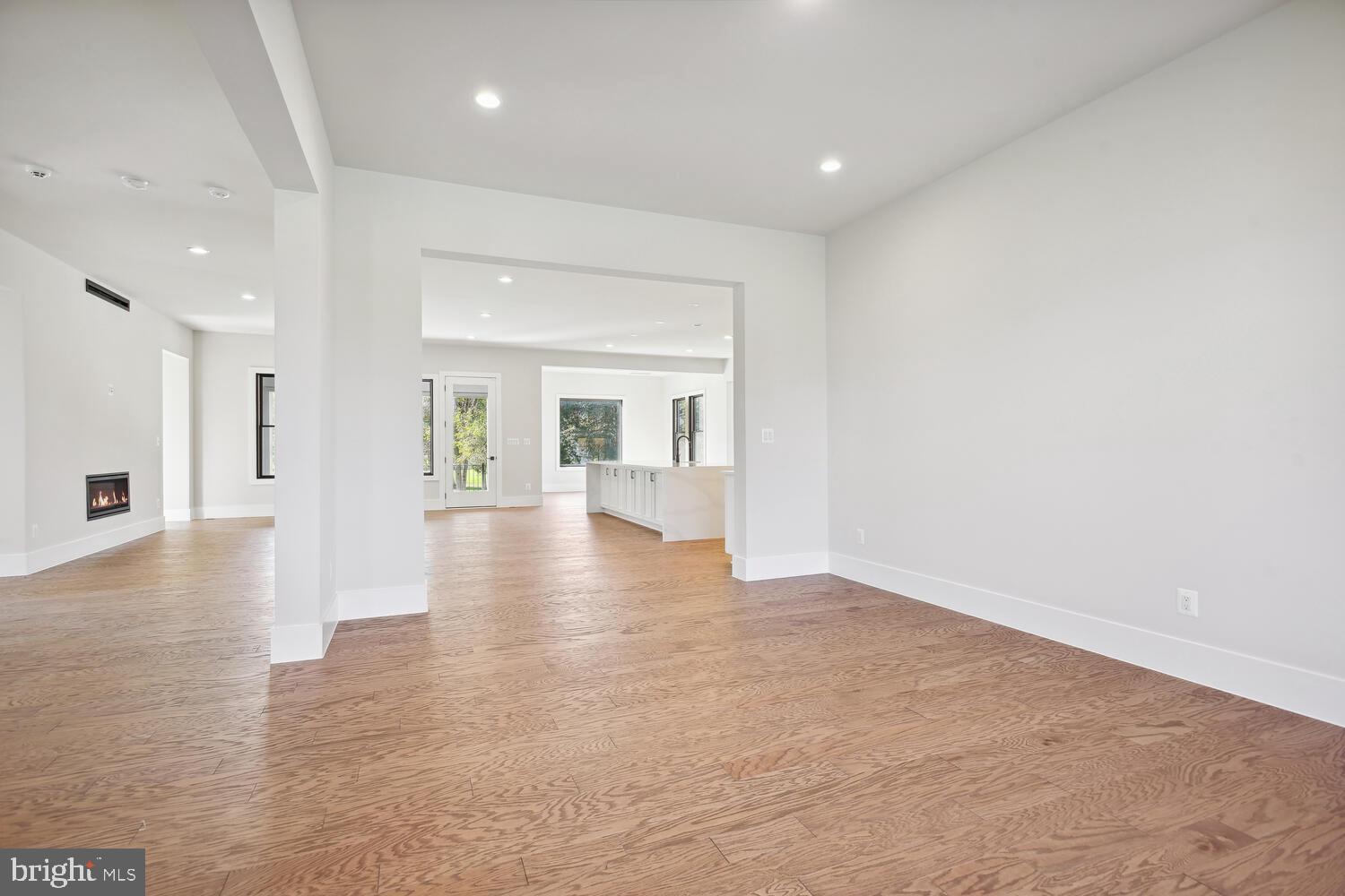 661 STRATFORD HILL COURT