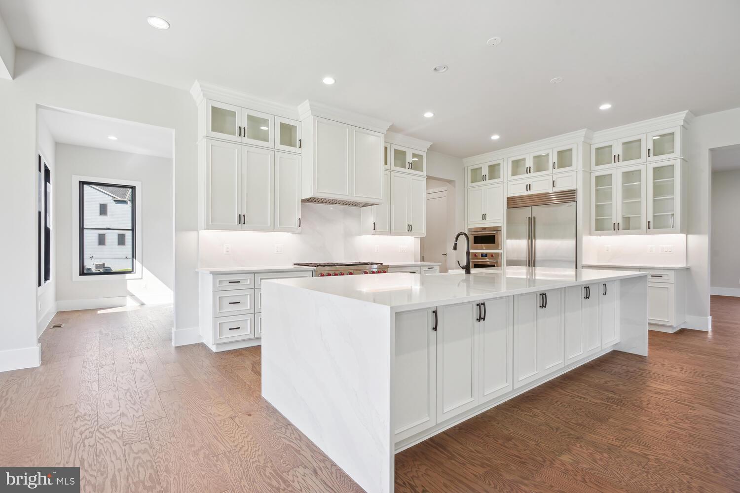 661 STRATFORD HILL COURT