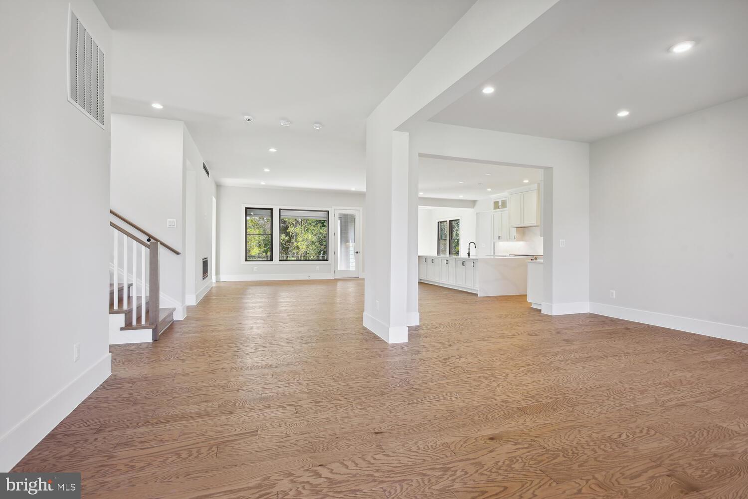 661 STRATFORD HILL COURT