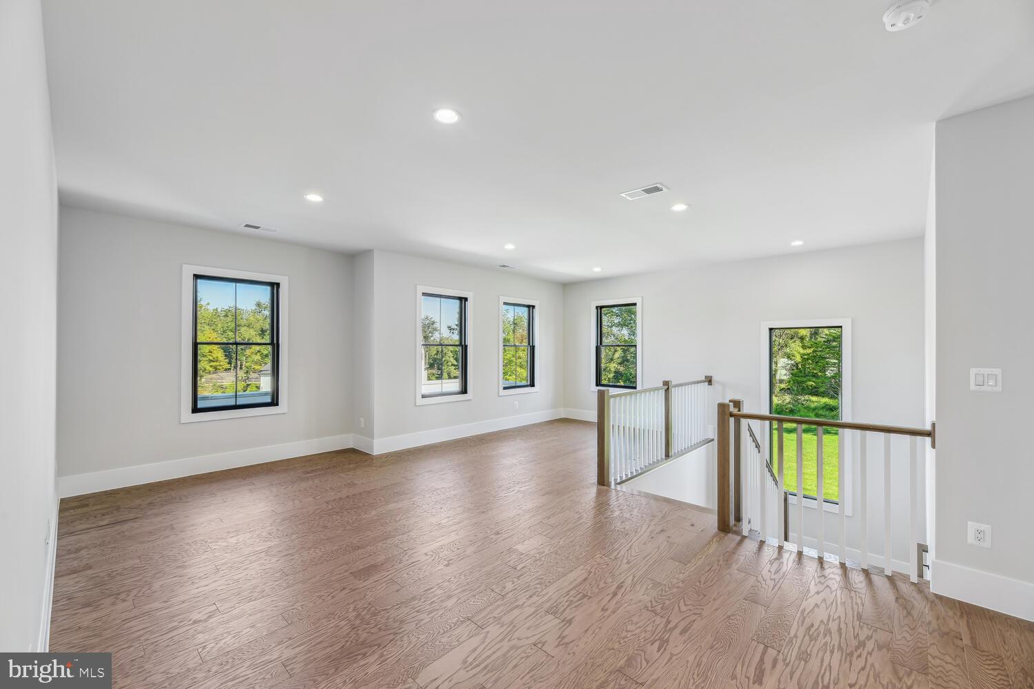 661 STRATFORD HILL COURT