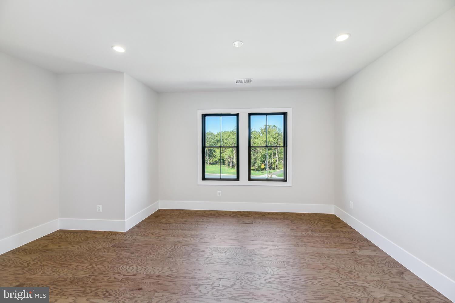 661 STRATFORD HILL COURT