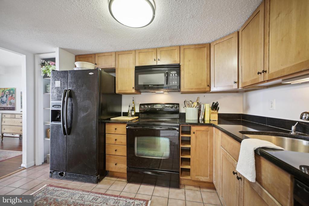 5505 SEMINARY ROAD 2014N
