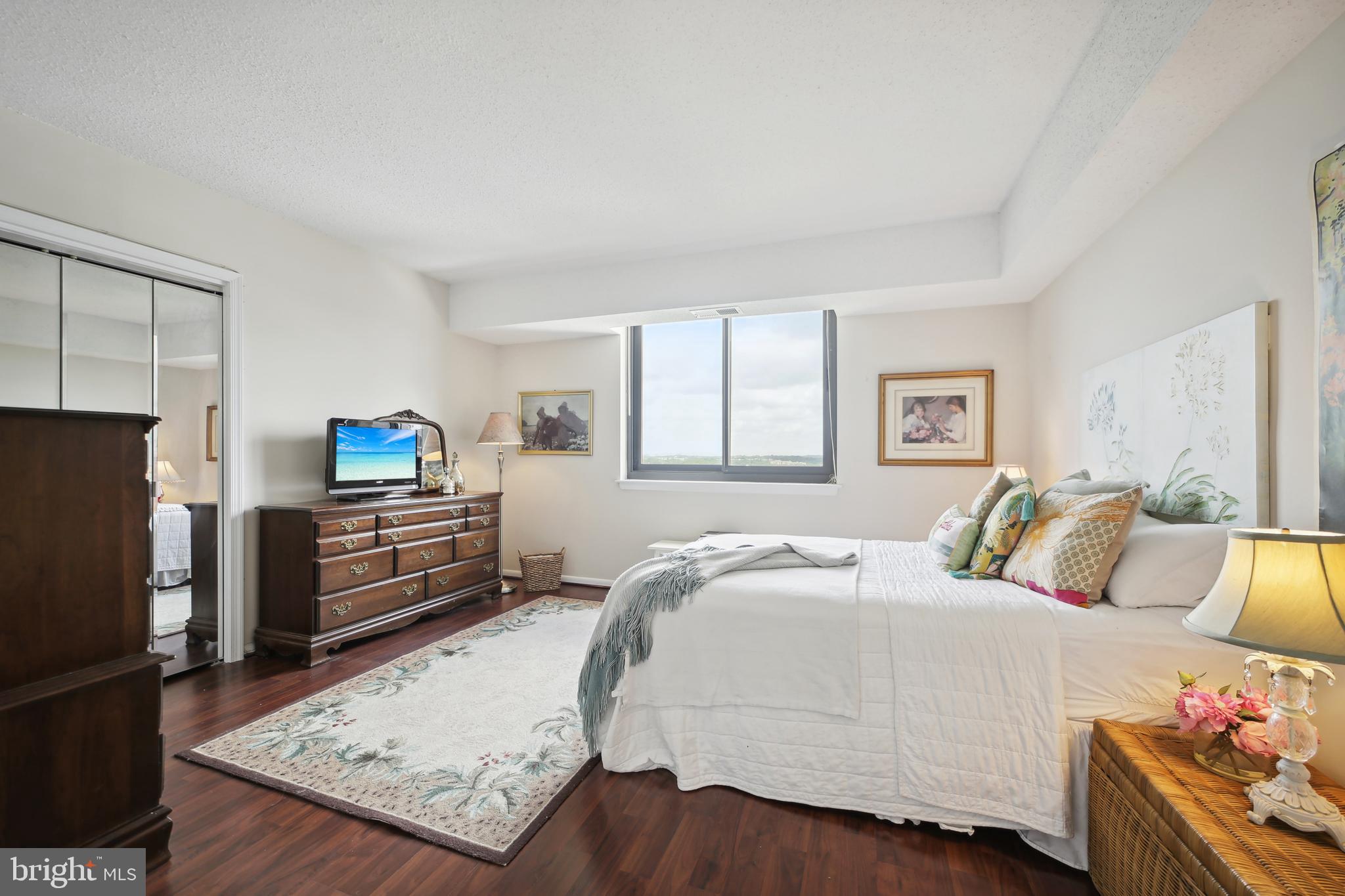 5505 SEMINARY ROAD 2014N