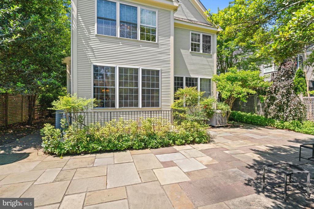 1249 BEVERLY ROAD