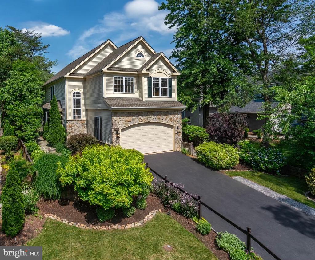 1249 BEVERLY ROAD