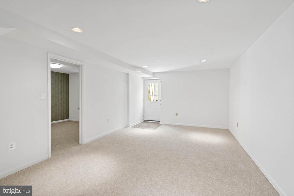 1249 BEVERLY ROAD