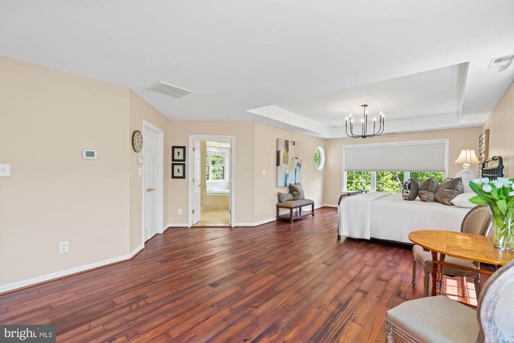 1249 BEVERLY ROAD