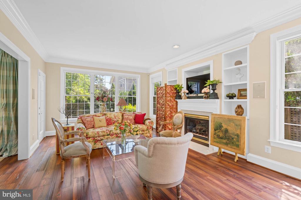 1249 BEVERLY ROAD