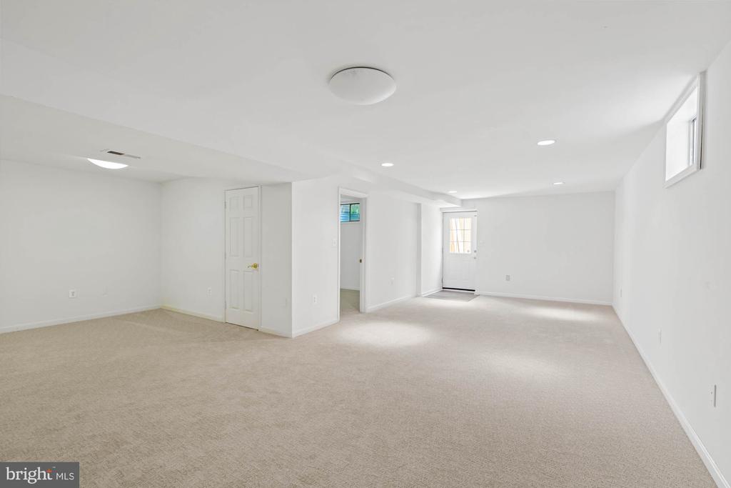 1249 BEVERLY ROAD