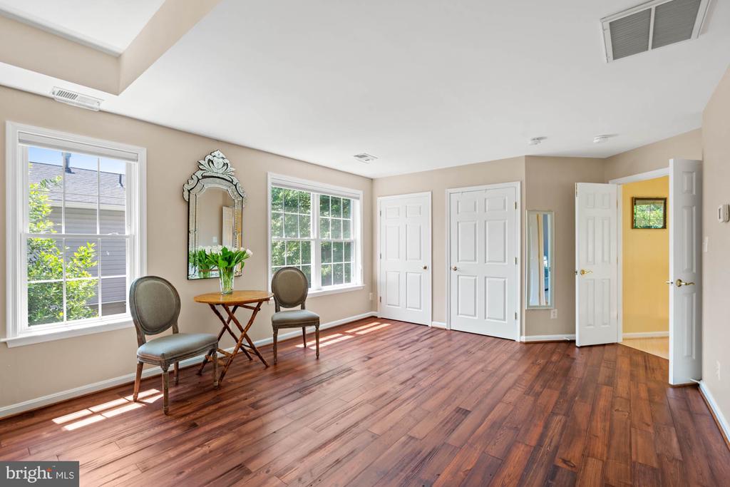1249 BEVERLY ROAD
