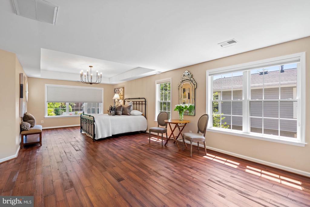 1249 BEVERLY ROAD