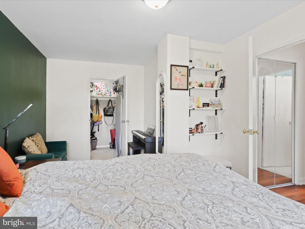 6621 WAKEFIELD DRIVE 305