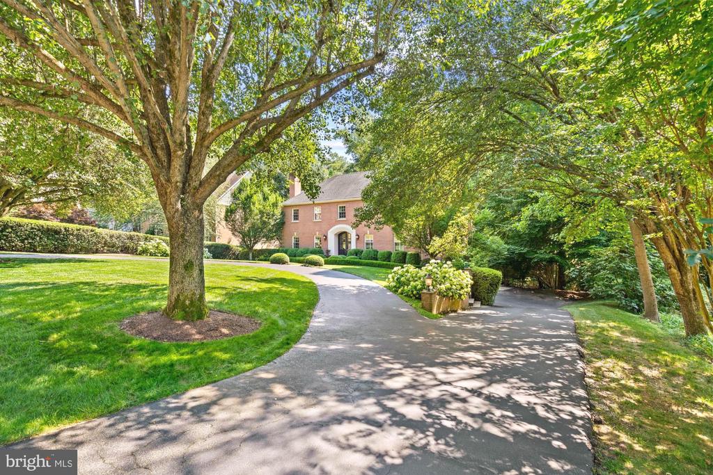632 RIVERCREST DRIVE