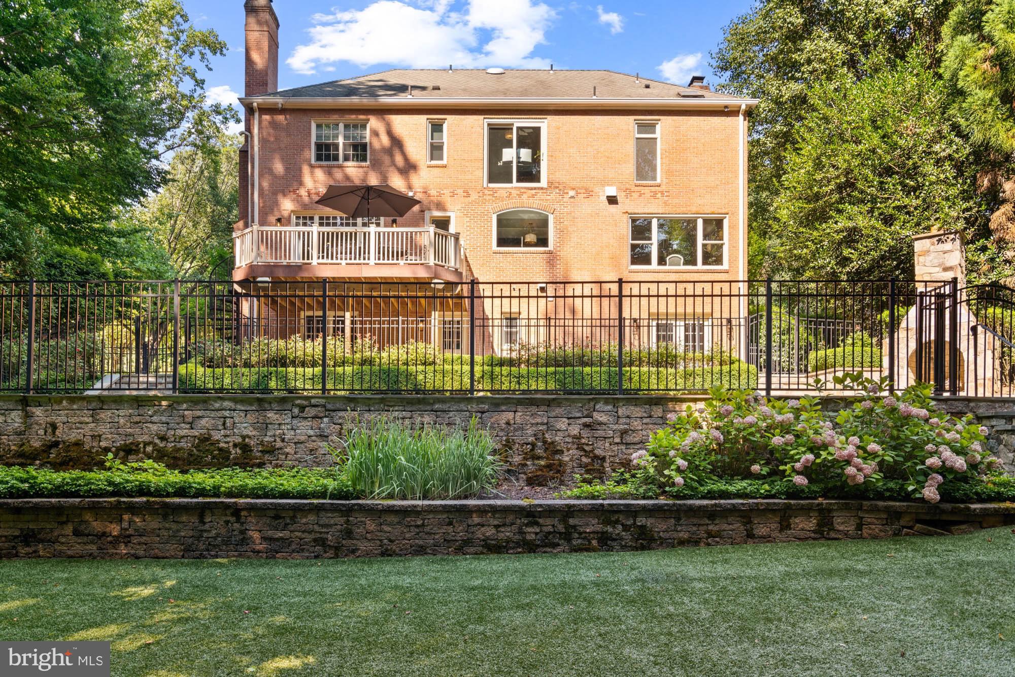 632 RIVERCREST DRIVE