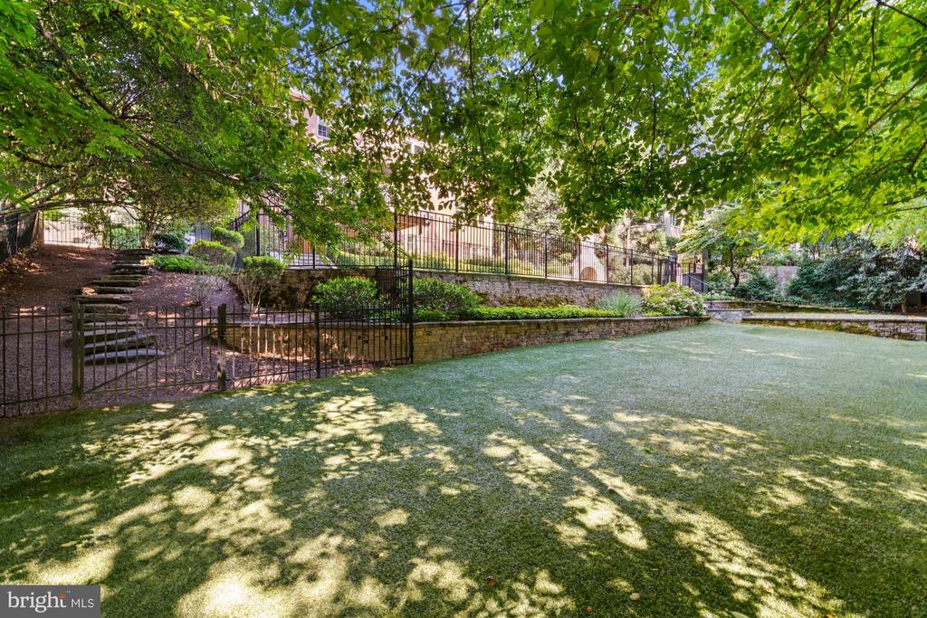 632 RIVERCREST DRIVE