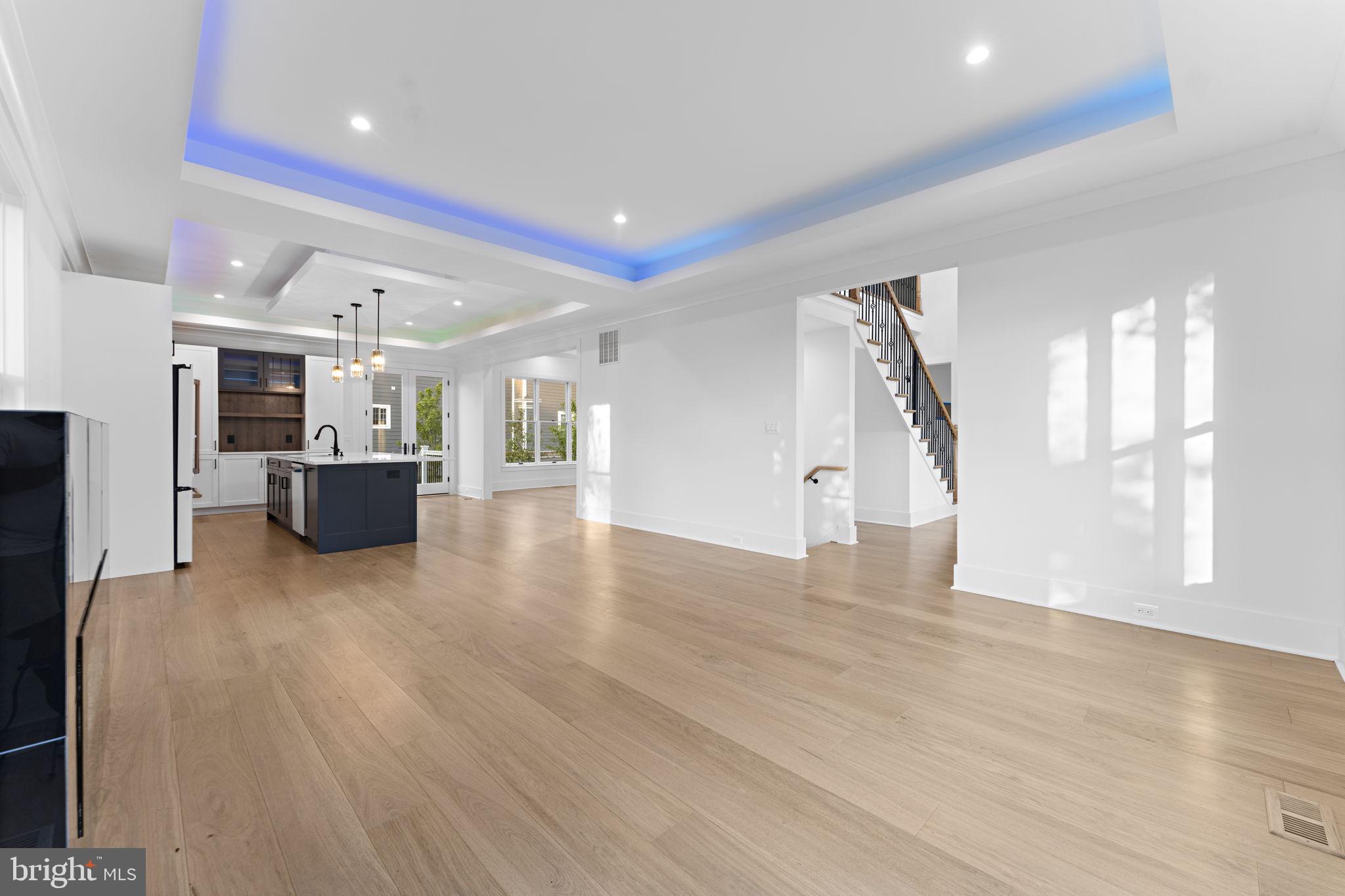 6638 HARRIETT STREET