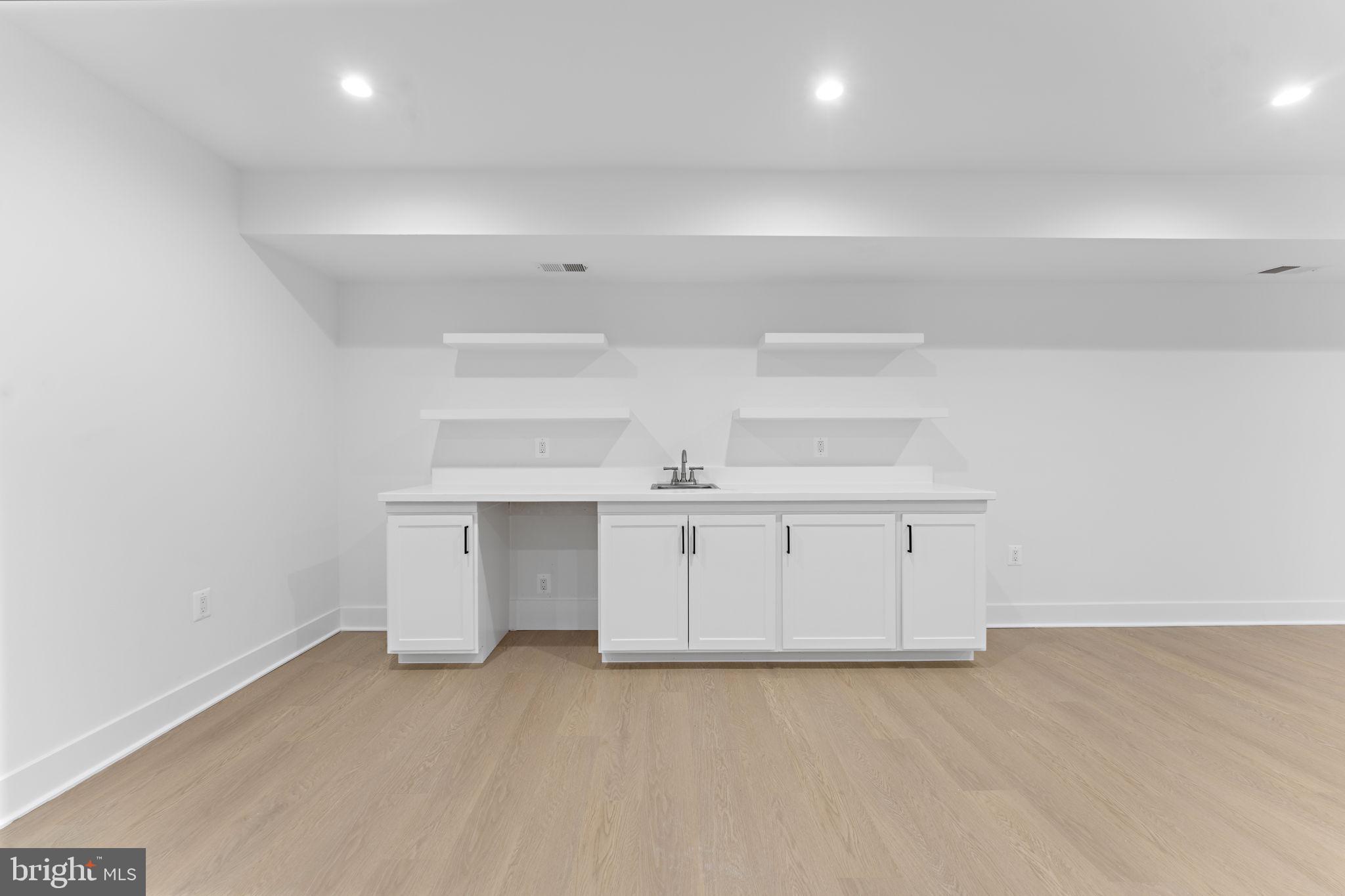 6638 HARRIETT STREET