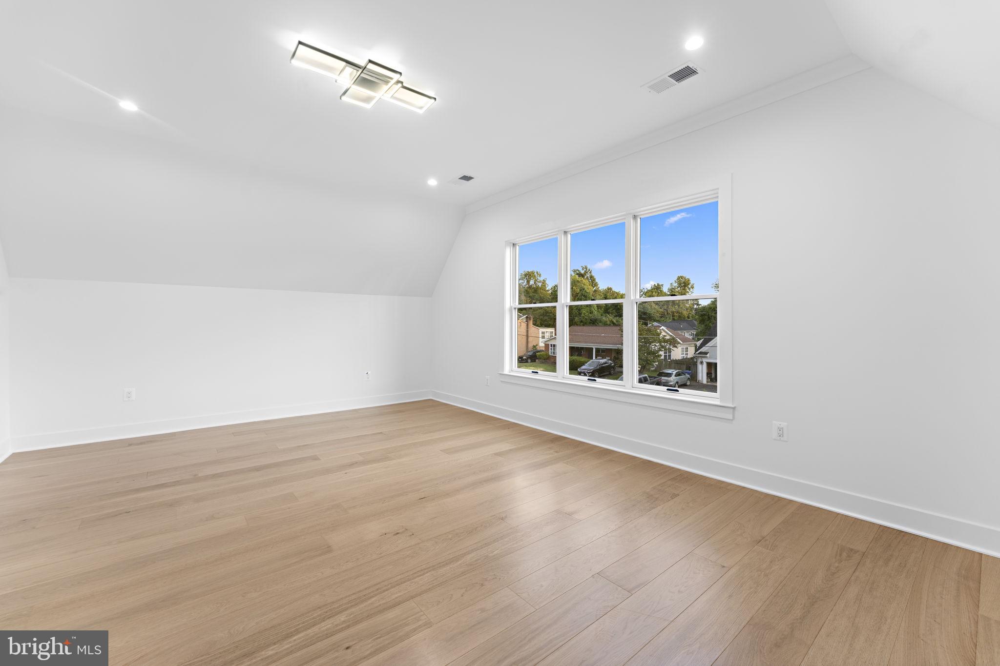 6638 HARRIETT STREET