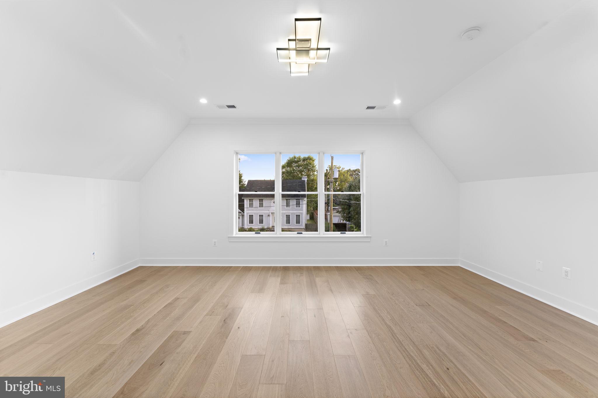 6638 HARRIETT STREET