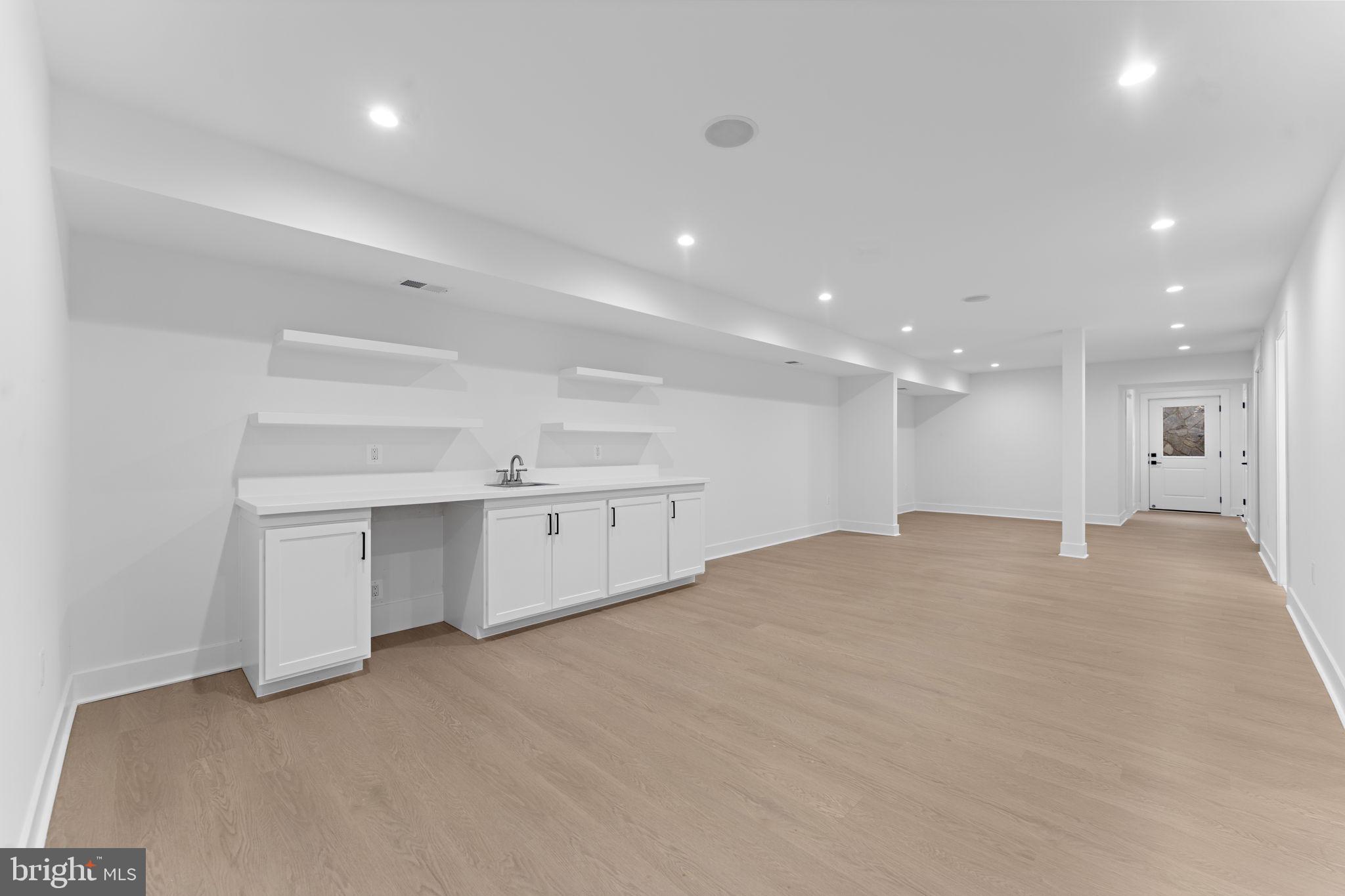 6638 HARRIETT STREET