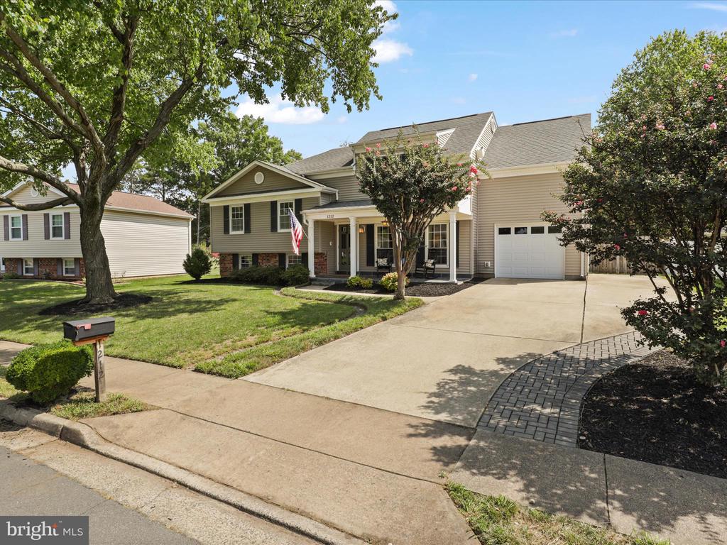 1212 SUMMERFIELD DRIVE