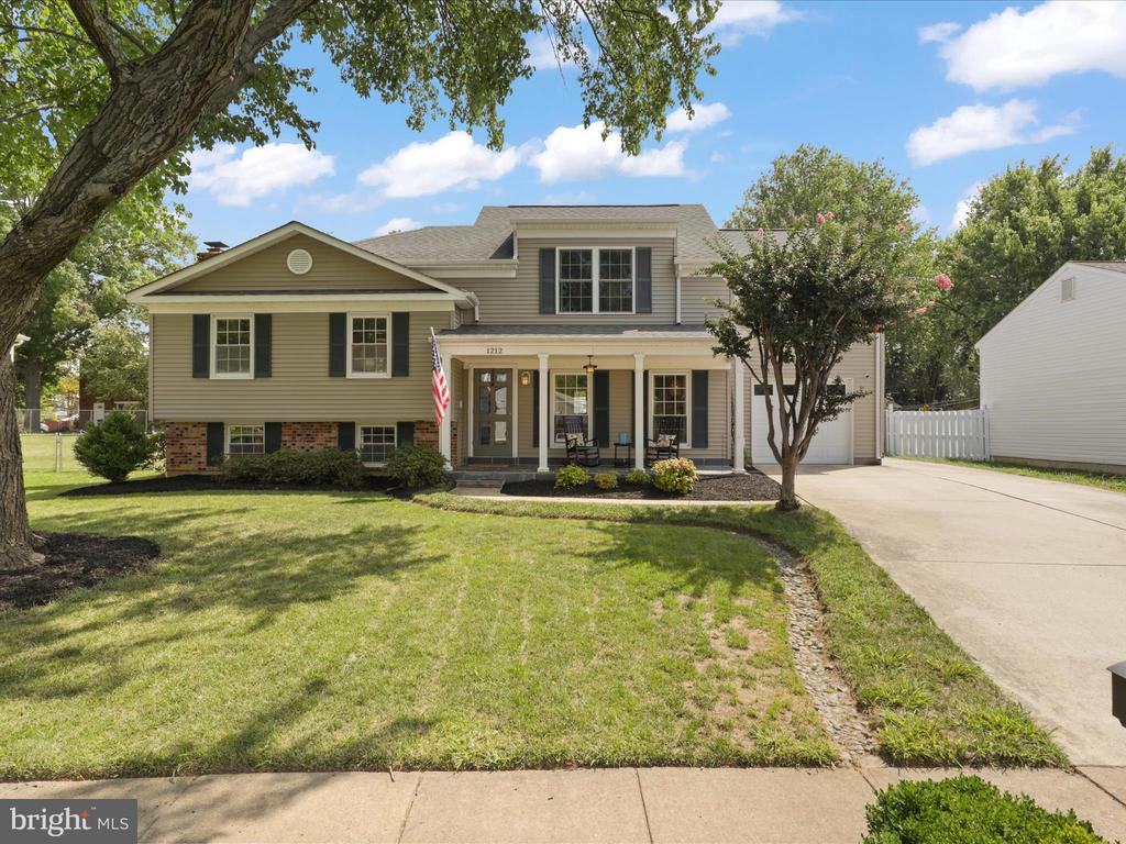 1212 SUMMERFIELD DRIVE