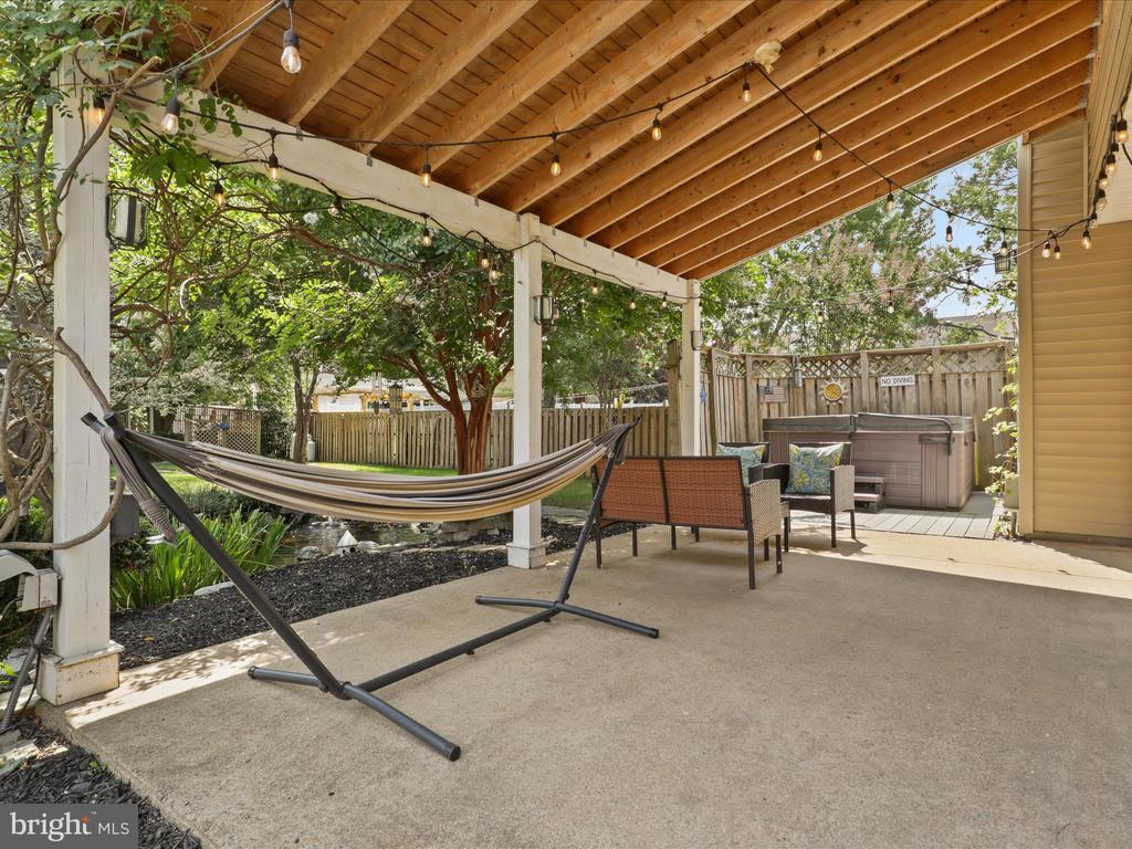 1212 SUMMERFIELD DRIVE