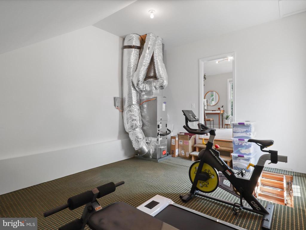 1212 SUMMERFIELD DRIVE