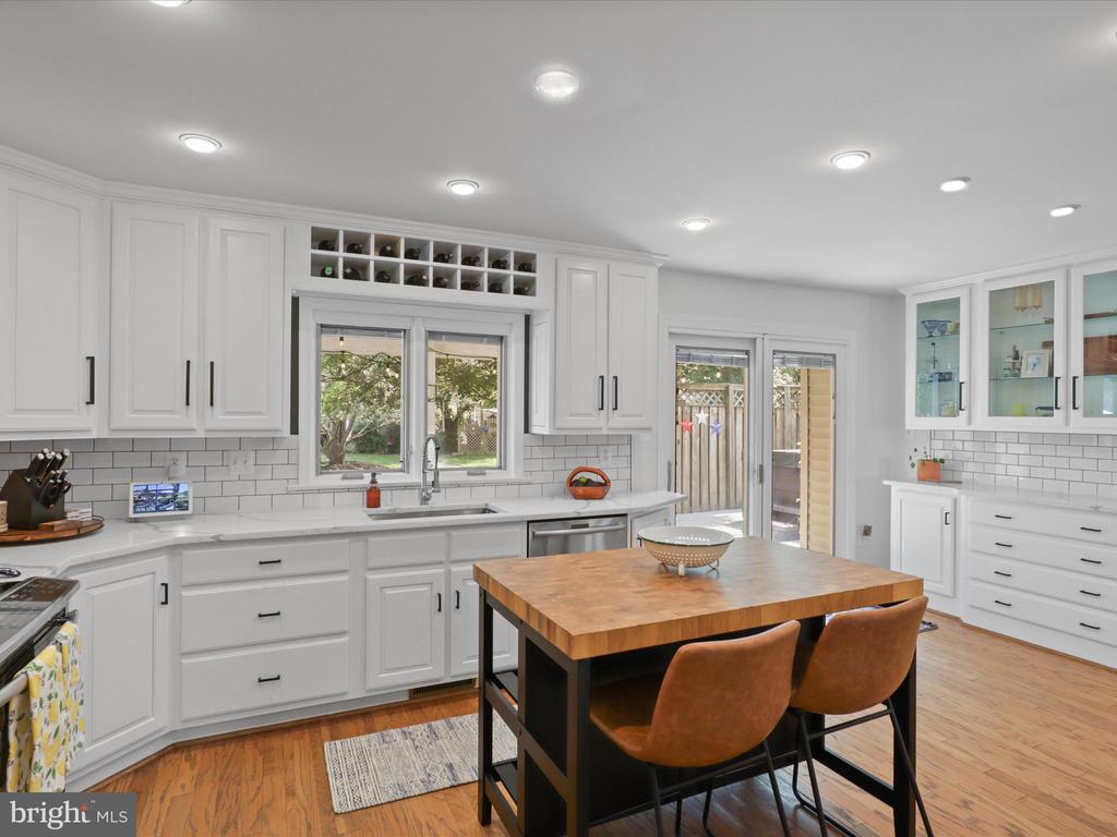 1212 SUMMERFIELD DRIVE