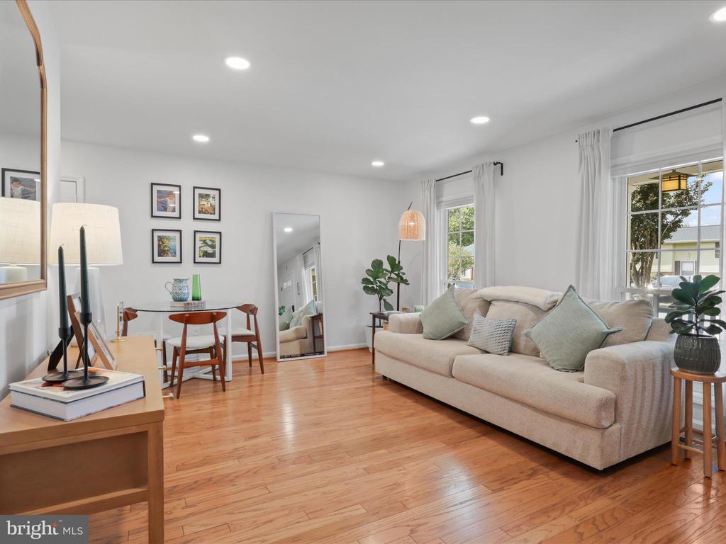 1212 SUMMERFIELD DRIVE