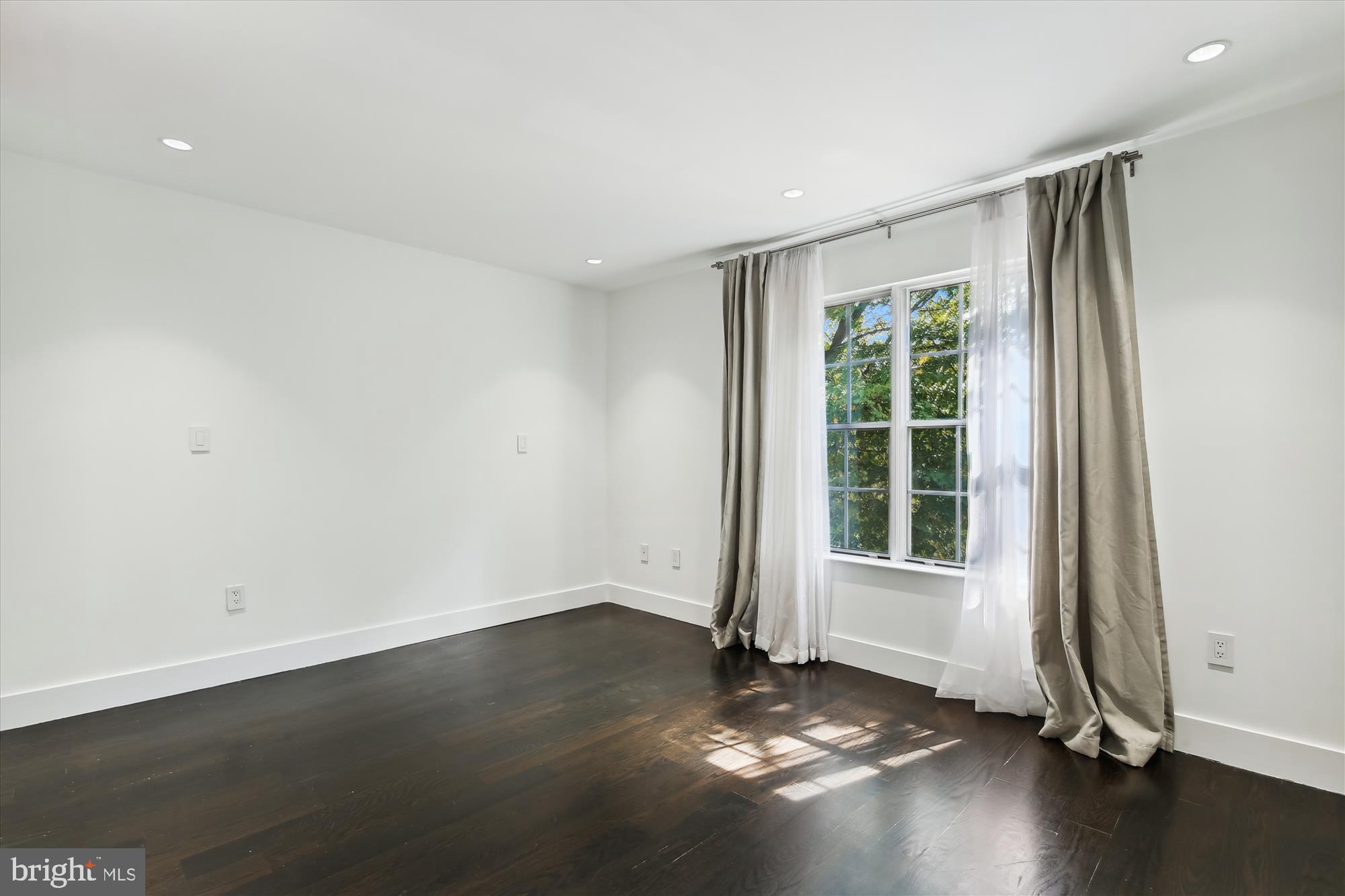 7757 INVERSHAM DRIVE 238