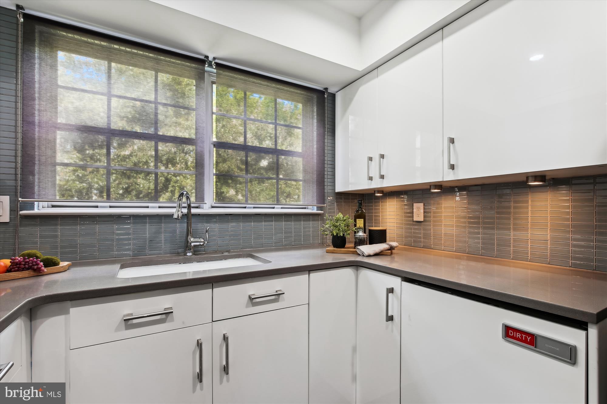 7757 INVERSHAM DRIVE 238