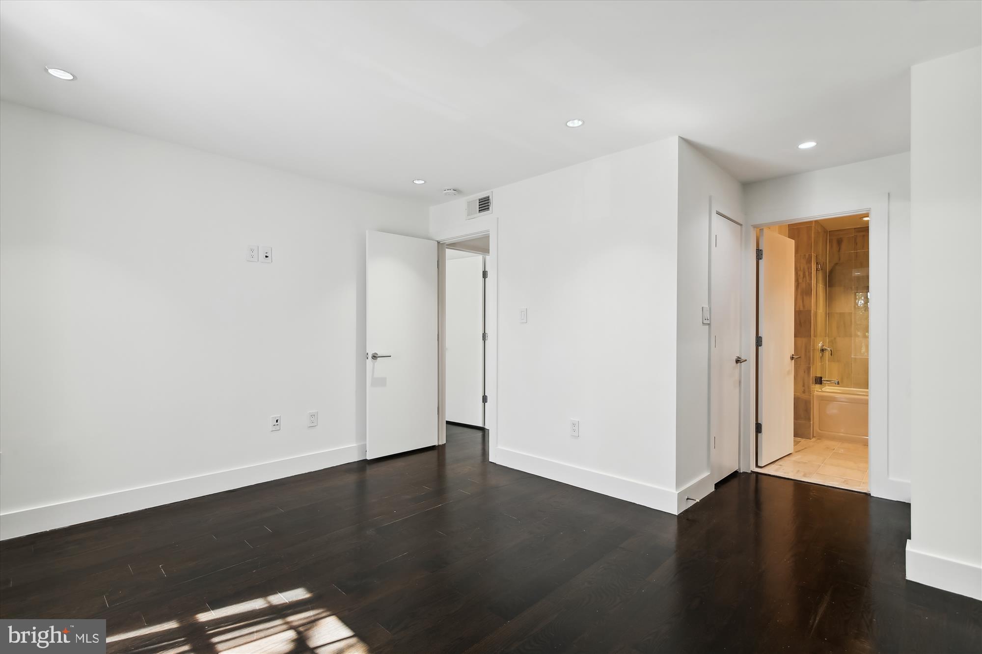 7757 INVERSHAM DRIVE 238