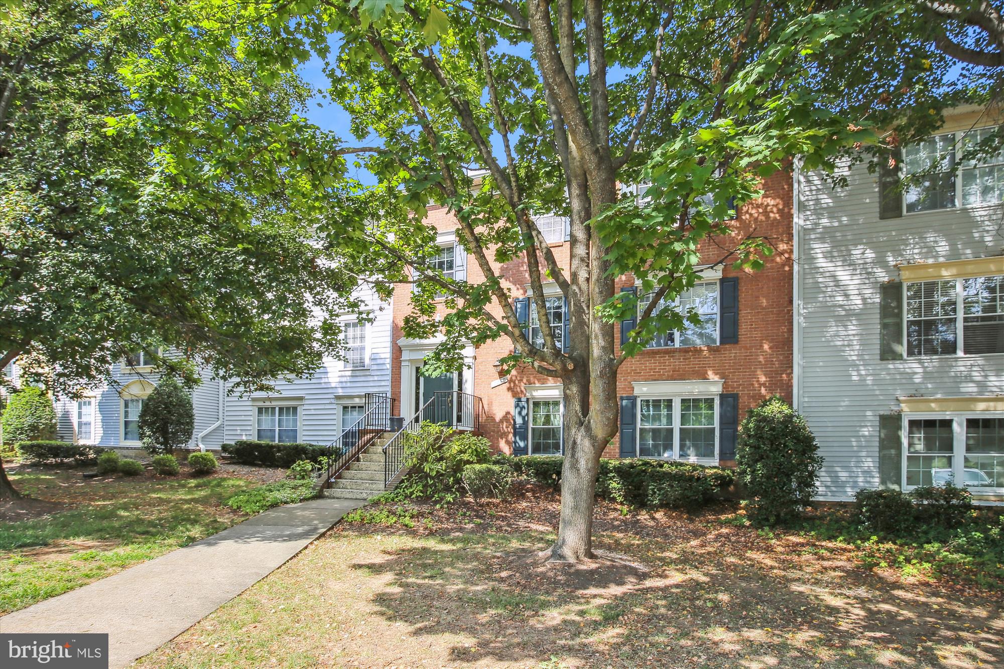 7757 INVERSHAM DRIVE 238