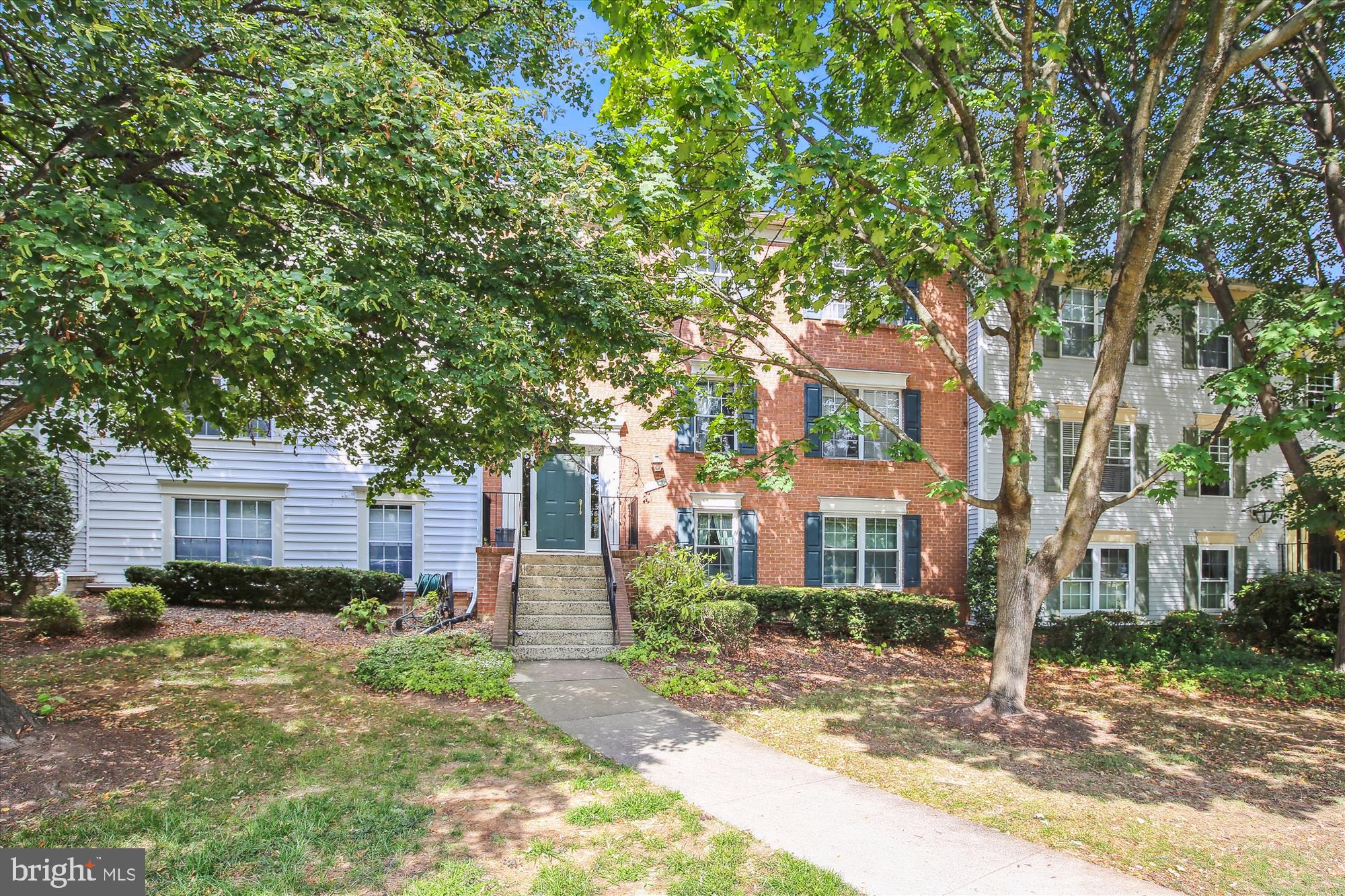 7757 INVERSHAM DRIVE 238