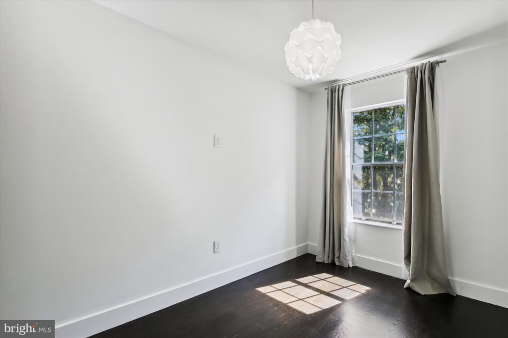 7757 INVERSHAM DRIVE 238