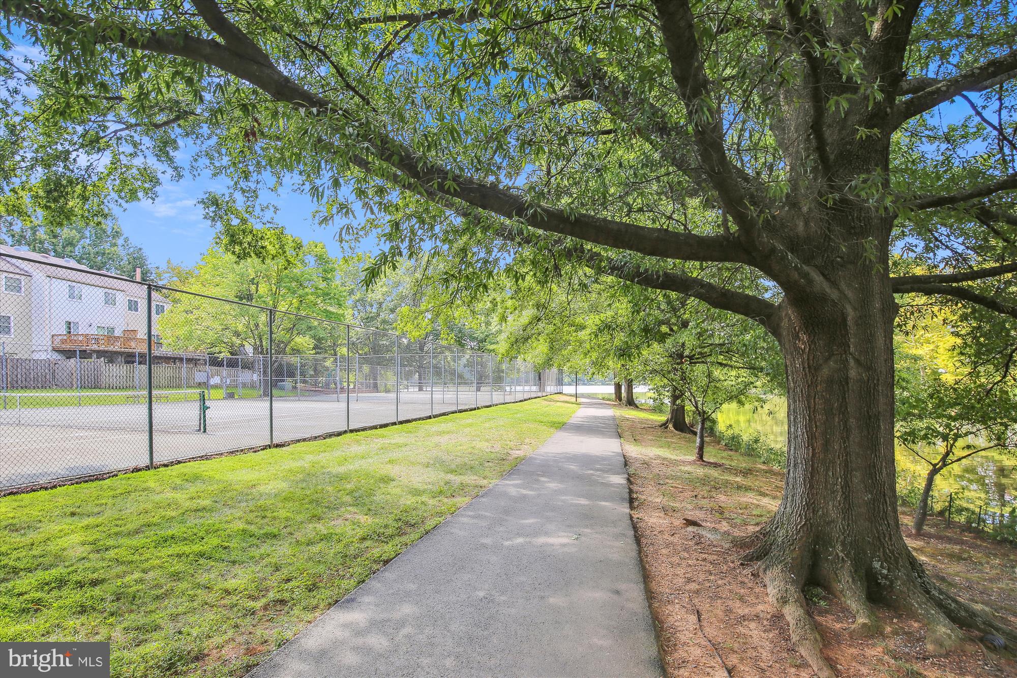 7757 INVERSHAM DRIVE 238