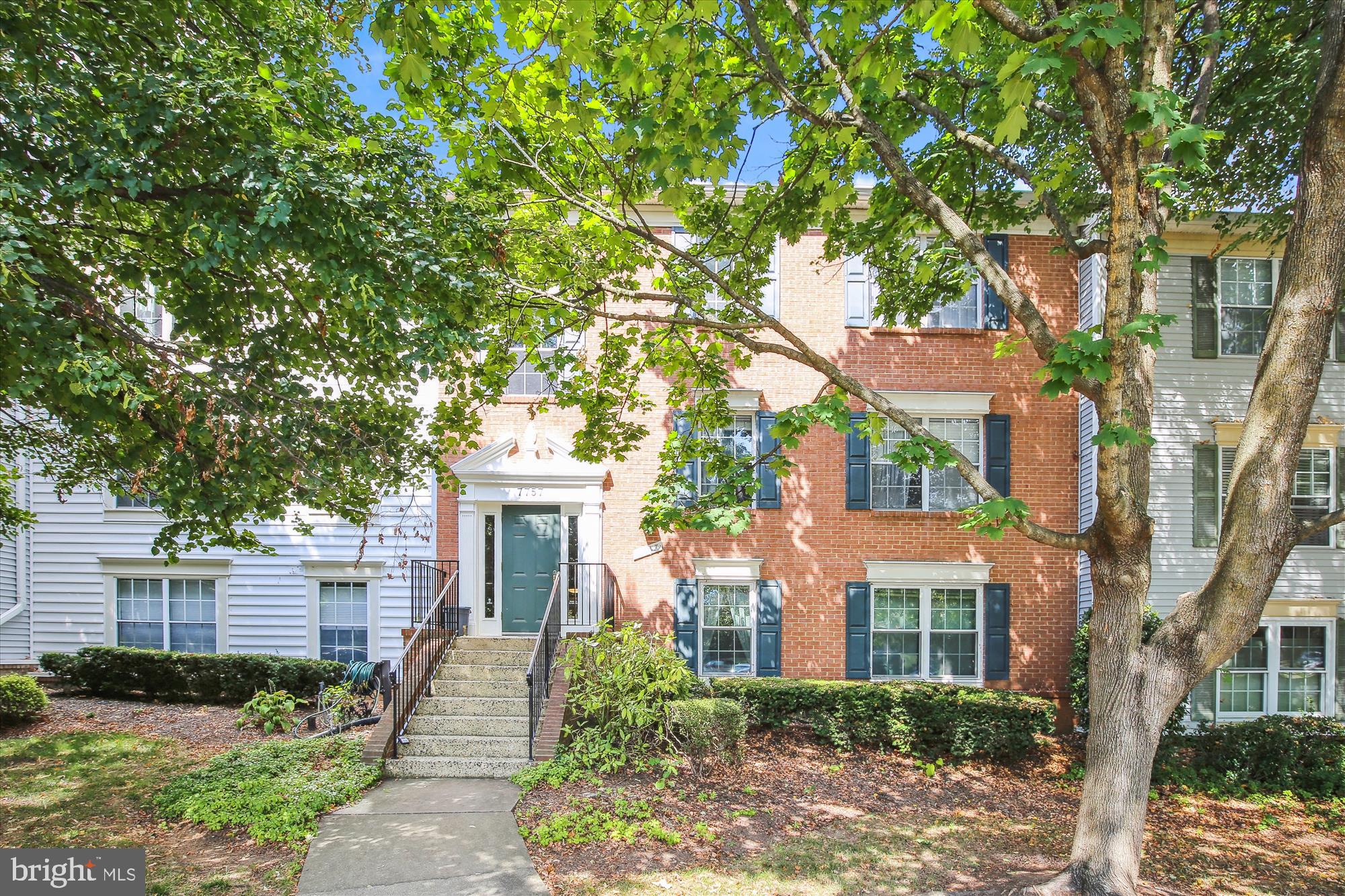 7757 INVERSHAM DRIVE 238