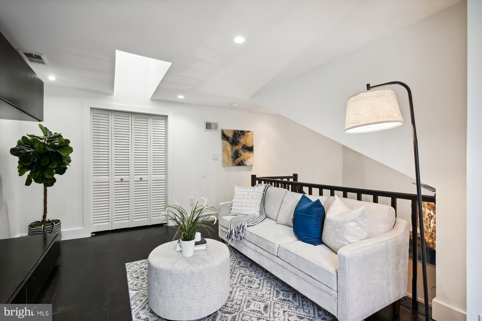 7757 INVERSHAM DRIVE 238