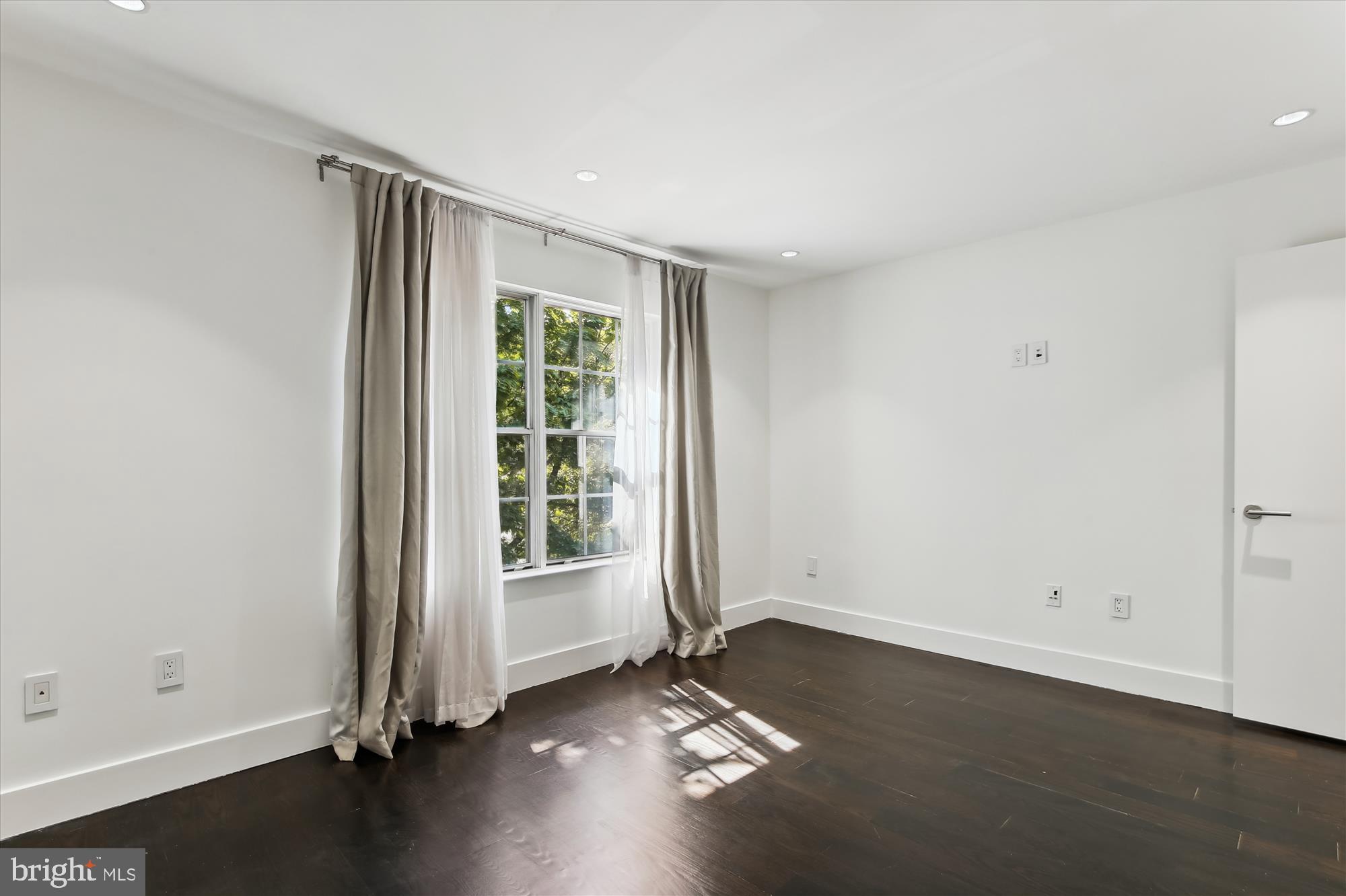 7757 INVERSHAM DRIVE 238