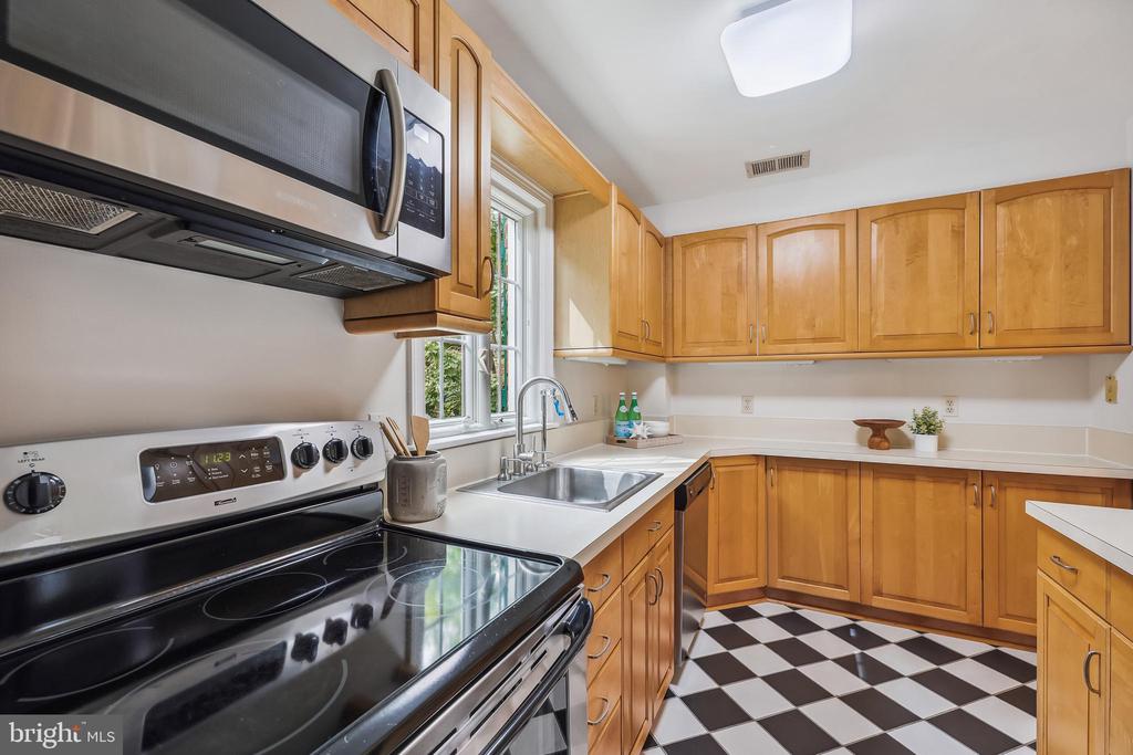 4001 FRANCONIA RD,FAIRFAX