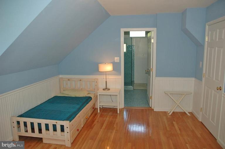 9817 BEACH MILL ROAD