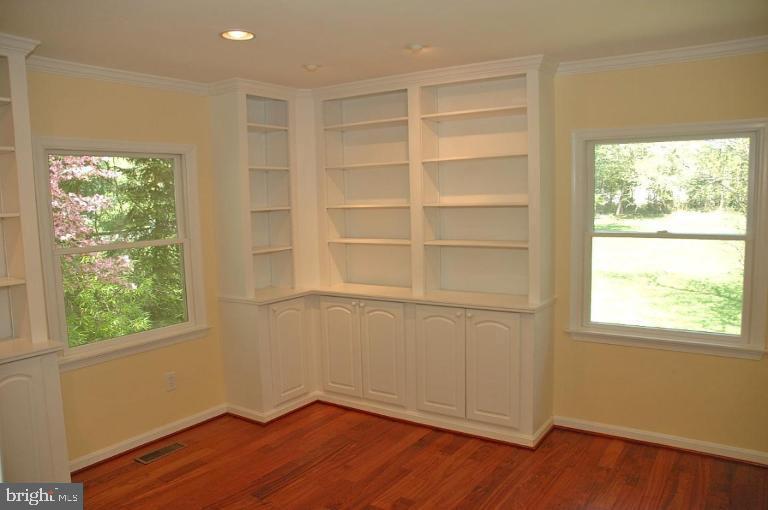 9817 BEACH MILL ROAD