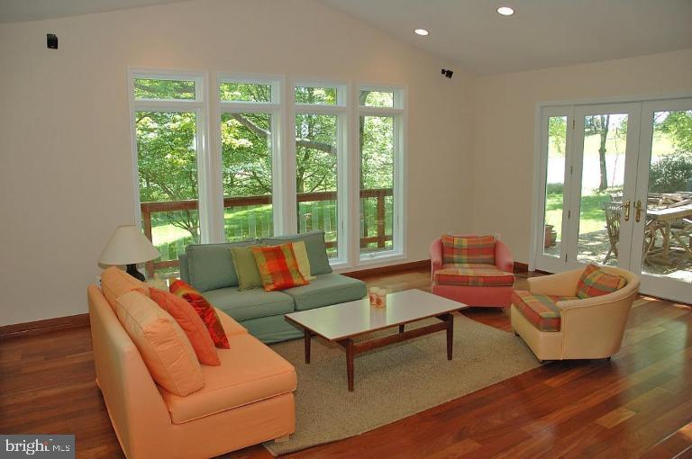 9817 BEACH MILL ROAD