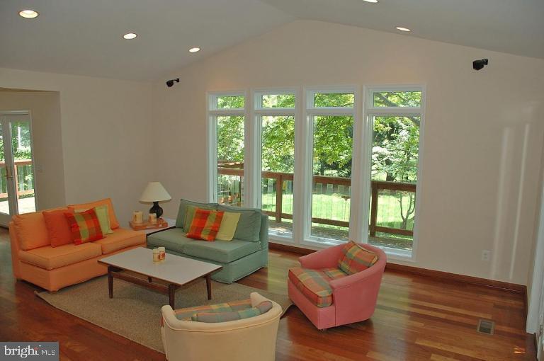 9817 BEACH MILL ROAD