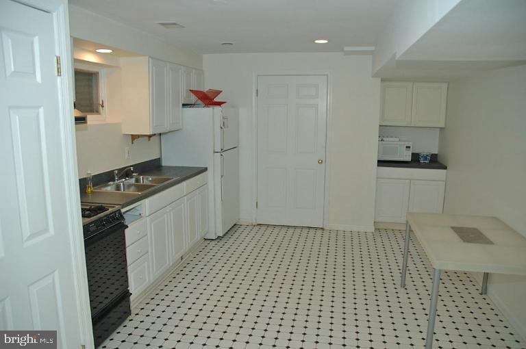 9817 BEACH MILL ROAD